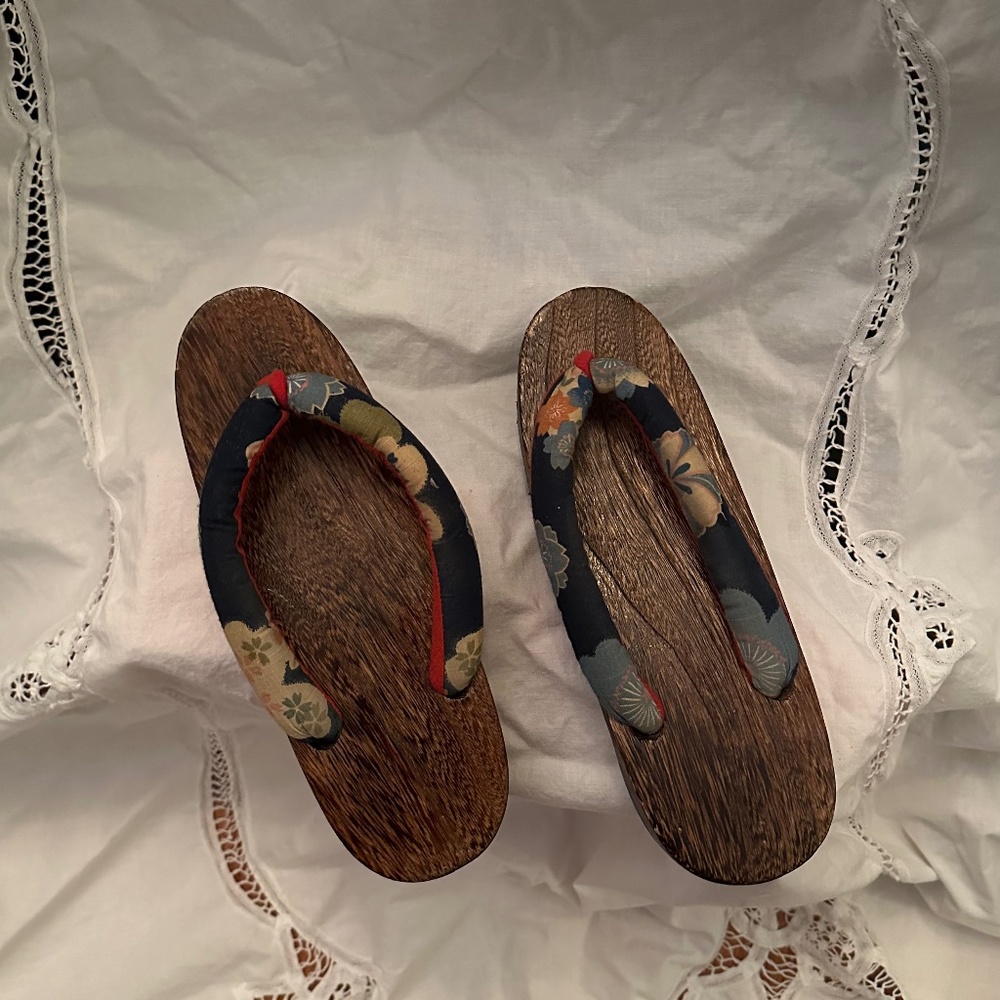 Vintage Japanese wooden platform sandals